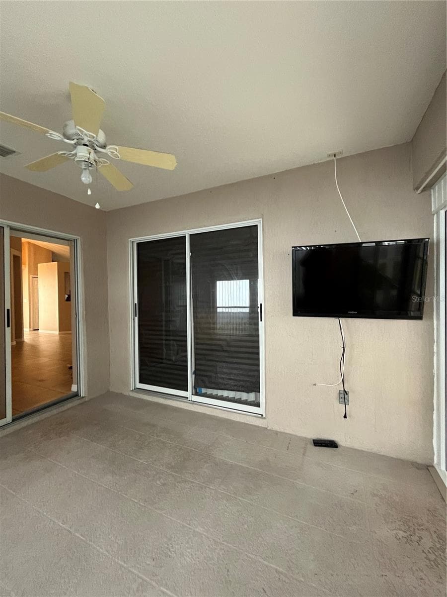 2160 SUNSTONE DRIVE — photo 39 of 56