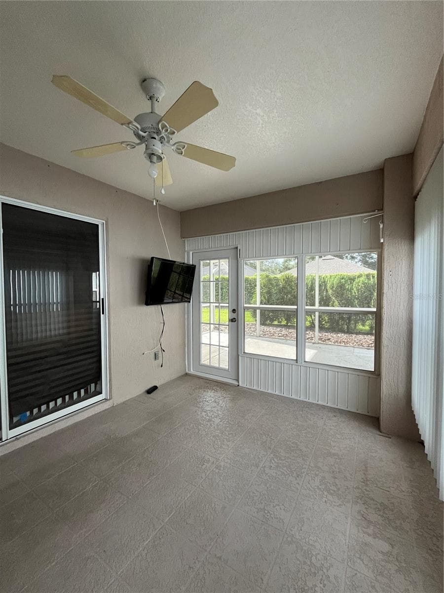 2160 SUNSTONE DRIVE — photo 38 of 56