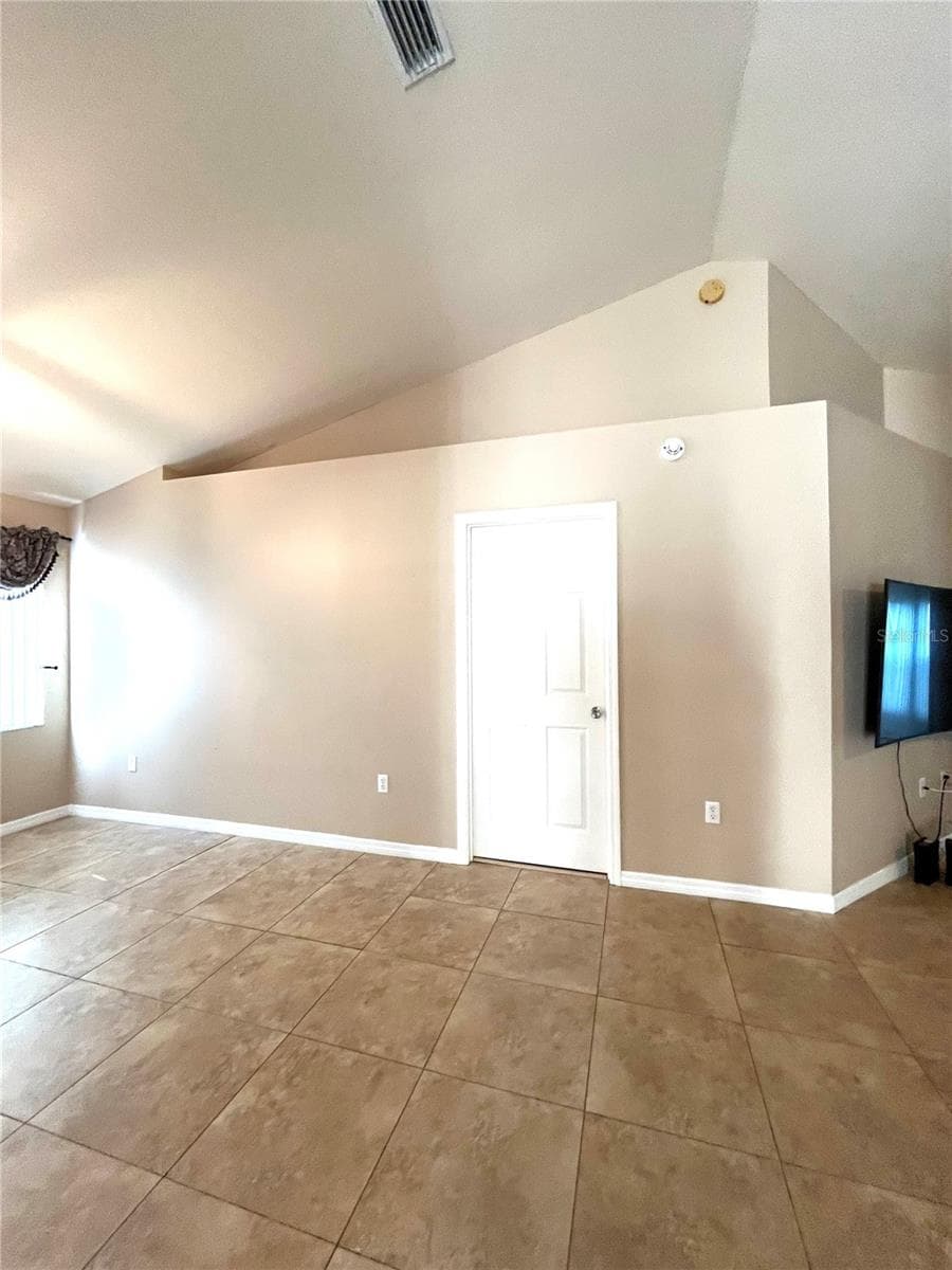 2160 SUNSTONE DRIVE — photo 13 of 56