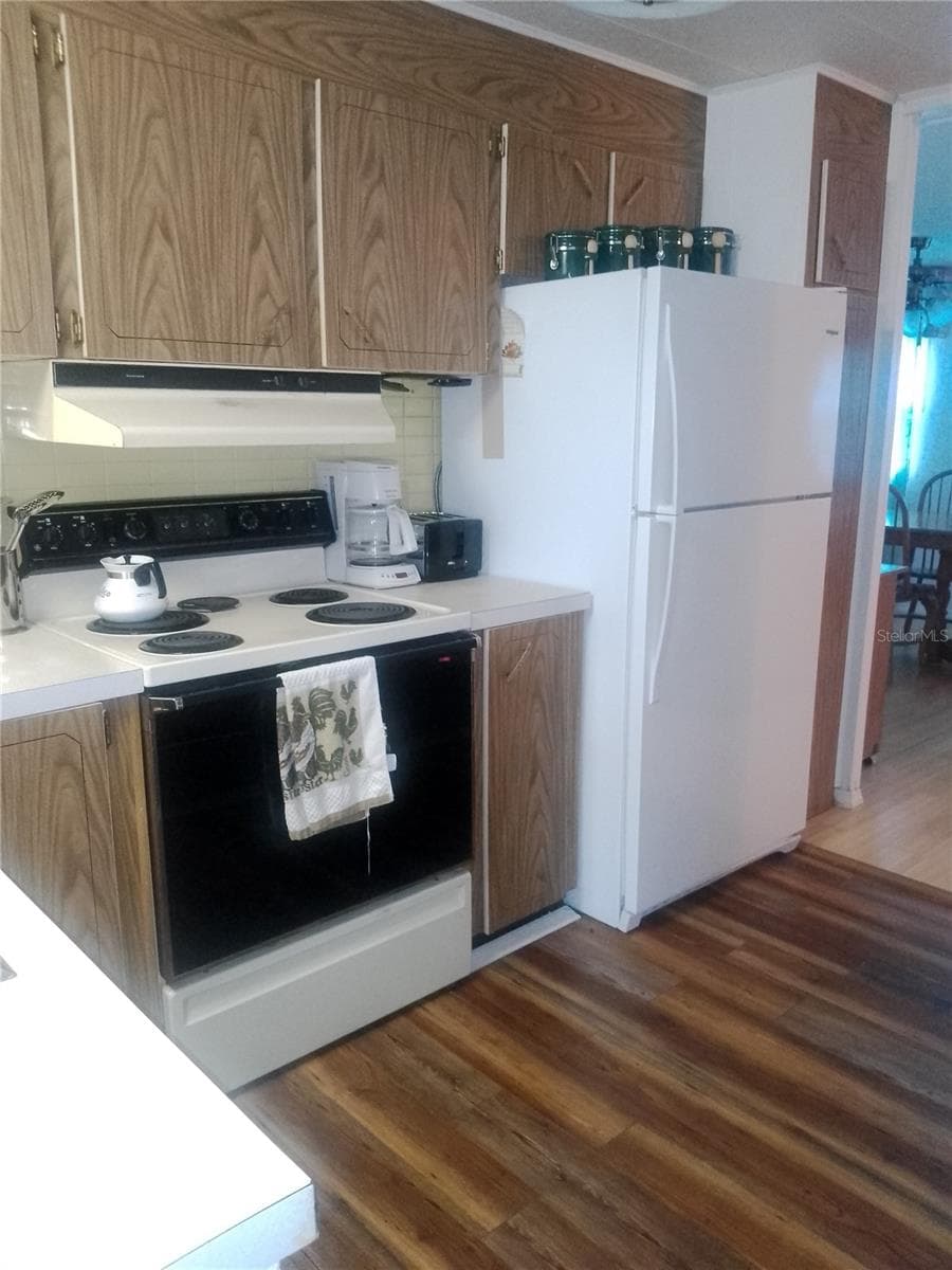 112 PALM DRIVE — photo 6 of 26