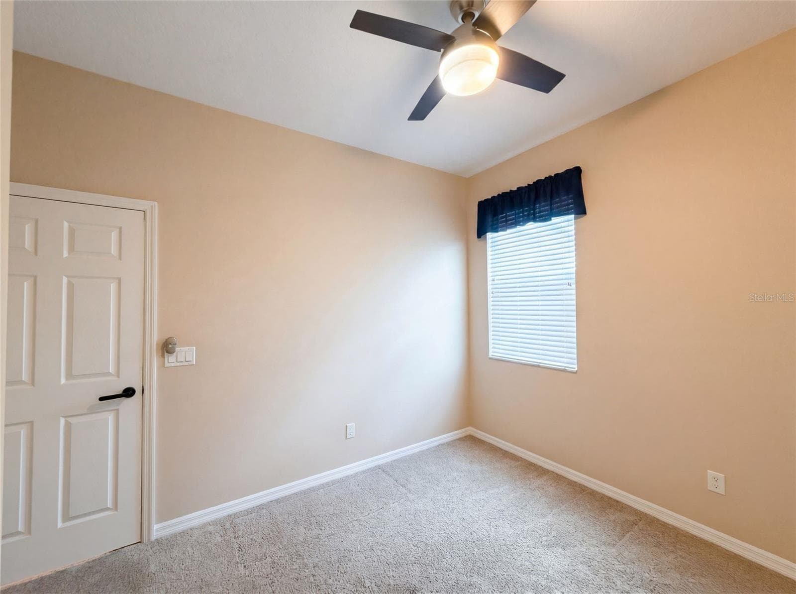 5605 WINDSONG OAK DRIVE — photo 16 of 24