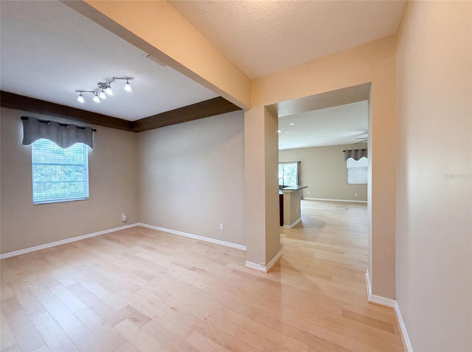 5605 WINDSONG OAK DRIVE — photo 8 of 24