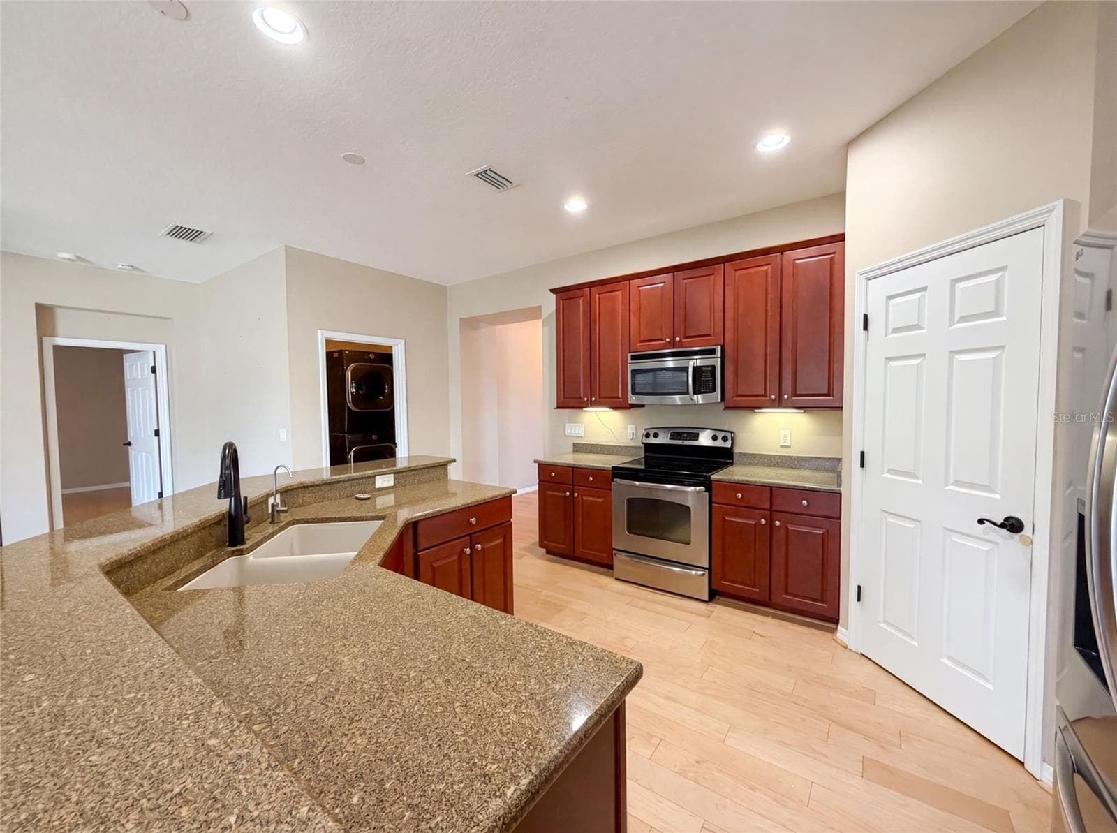 5605 WINDSONG OAK DRIVE — photo 2 of 24
