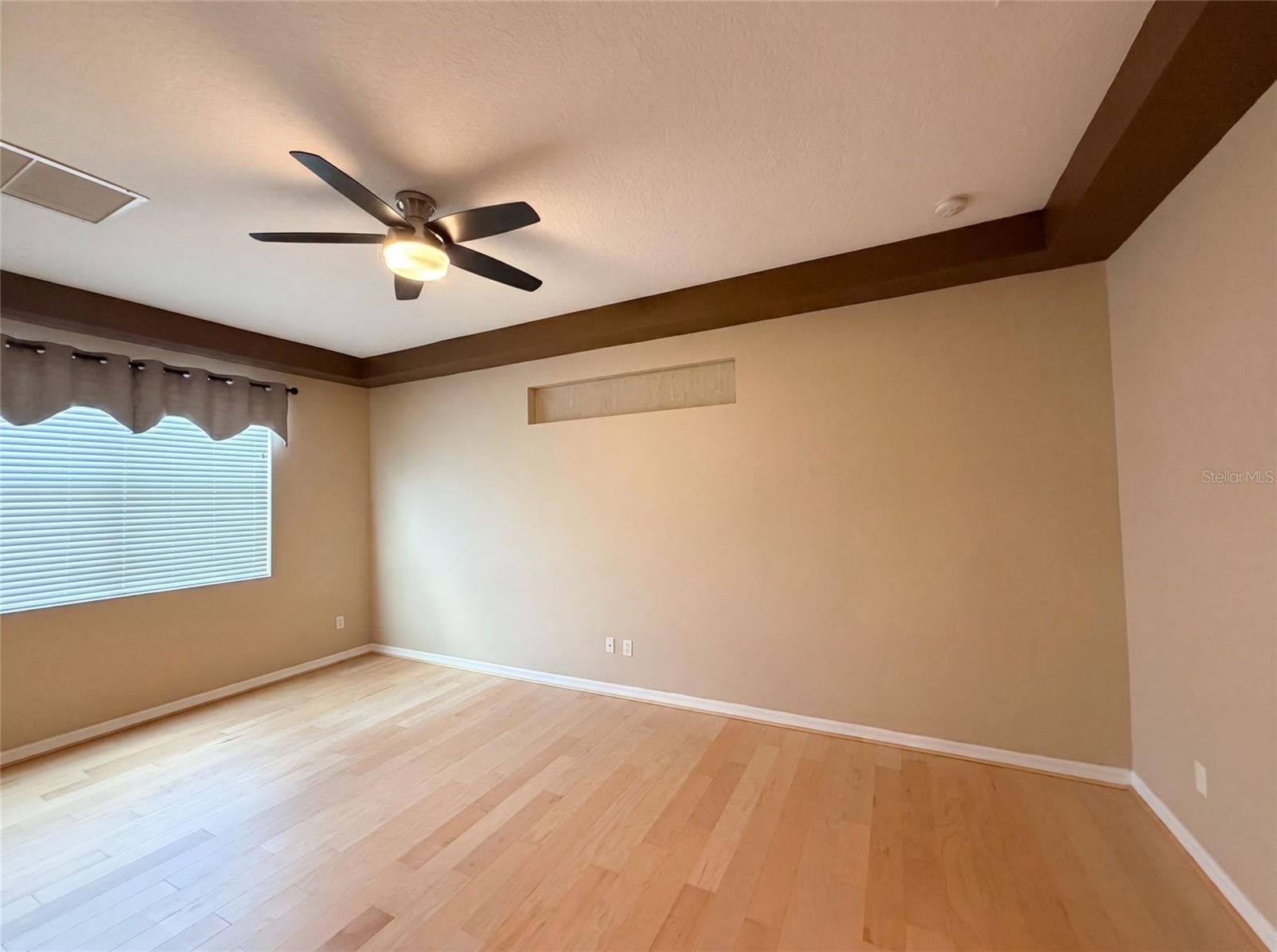 5605 WINDSONG OAK DRIVE — photo 12 of 24