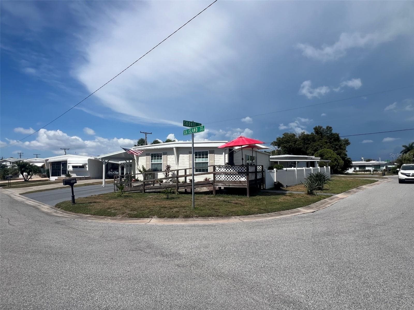 4906 SEA ISLAND AVENUE — photo 4 of 9