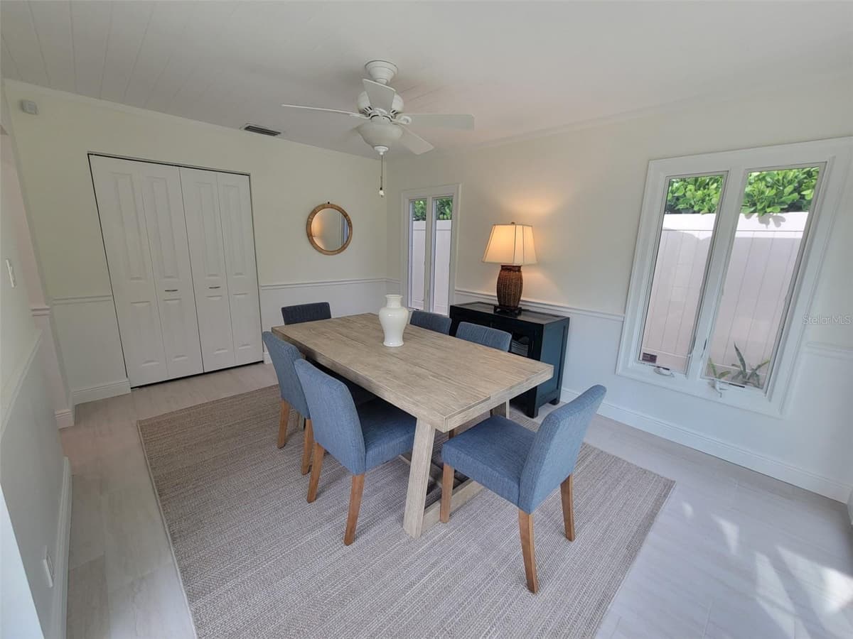 323 MADISON DRIVE — photo 9 of 25