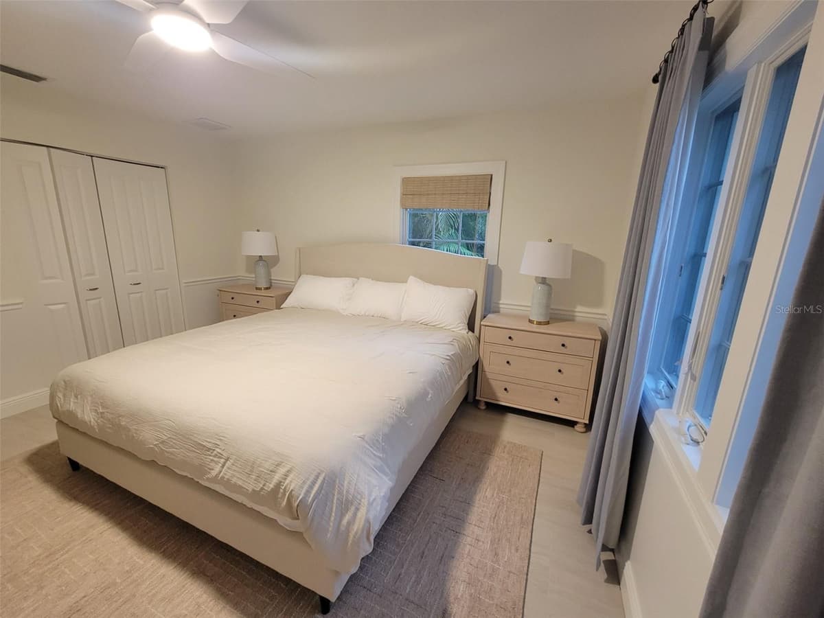 323 MADISON DRIVE — photo 18 of 25