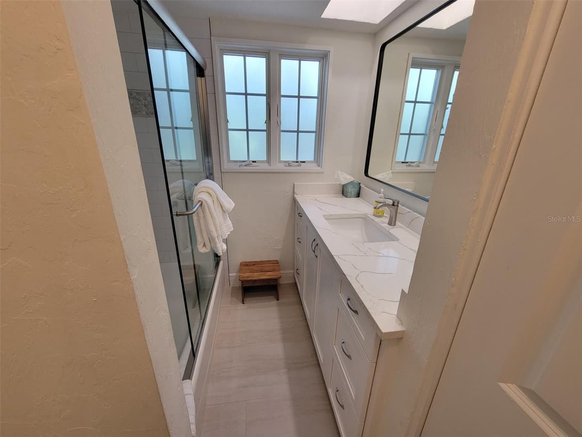 323 MADISON DRIVE — photo 19 of 25
