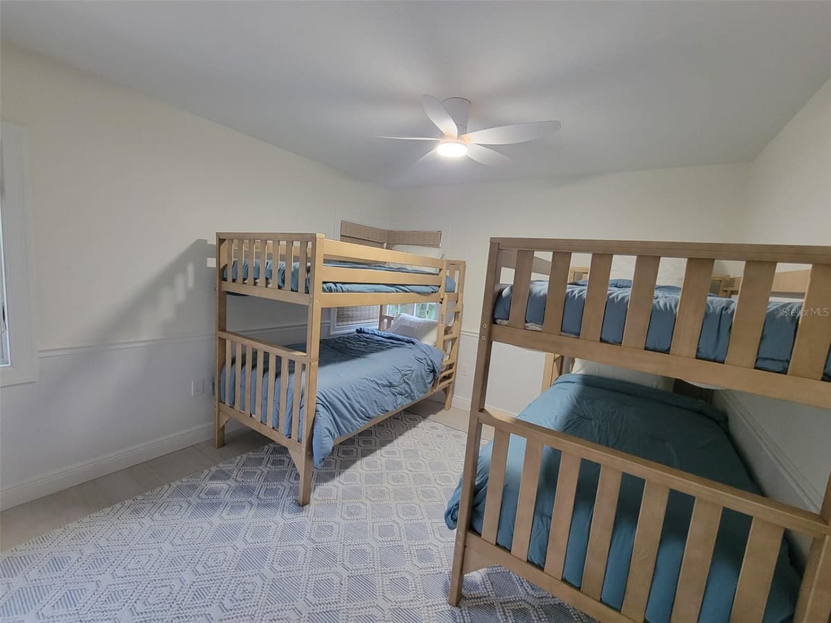 323 MADISON DRIVE — photo 23 of 25