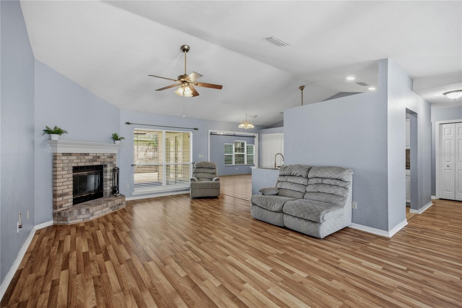 11624 13TH LANE — photo 3 of 46