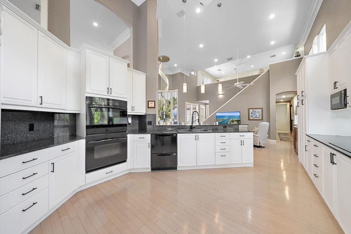 617 WESTON POINTE COURT — photo 16 of 70