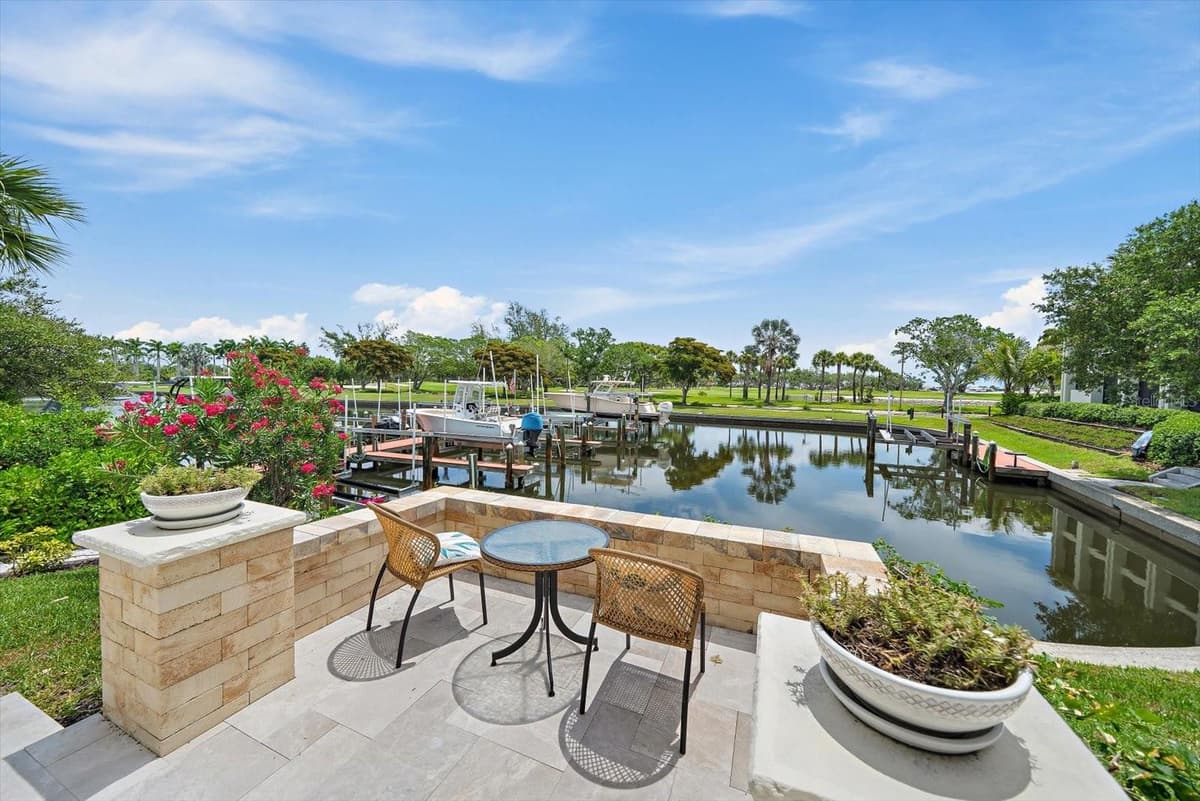 617 WESTON POINTE COURT — photo 8 of 70