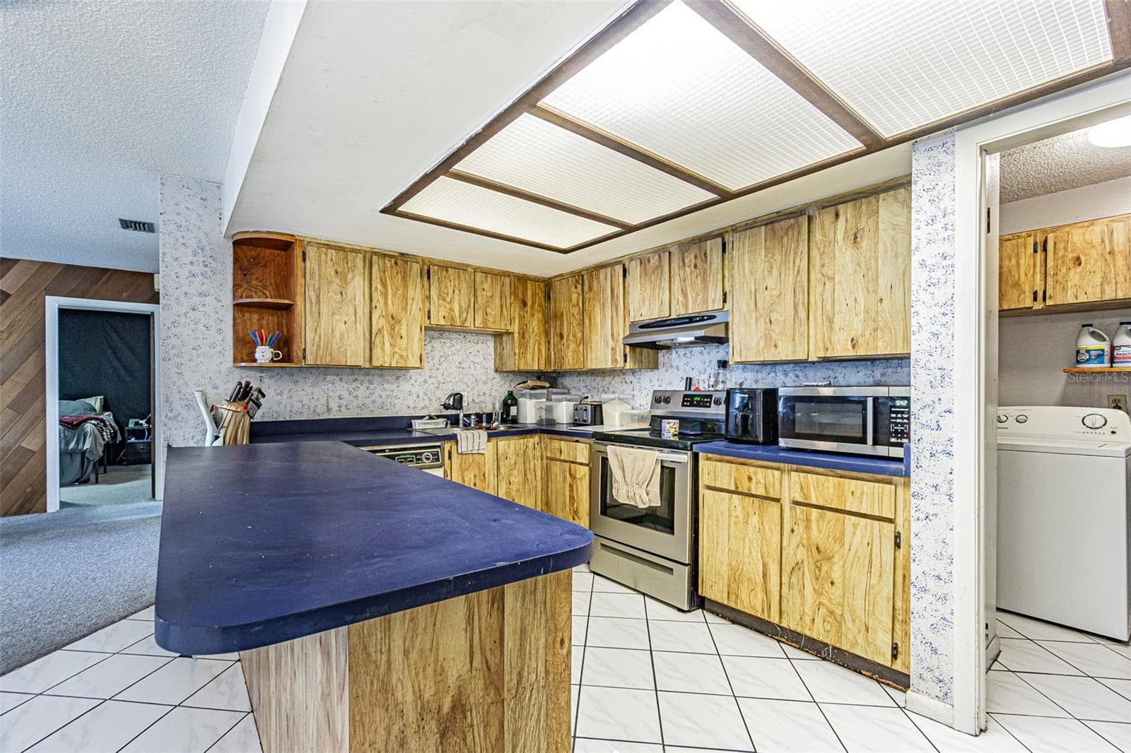18425 SWAN LAKE DRIVE — photo 21 of 55