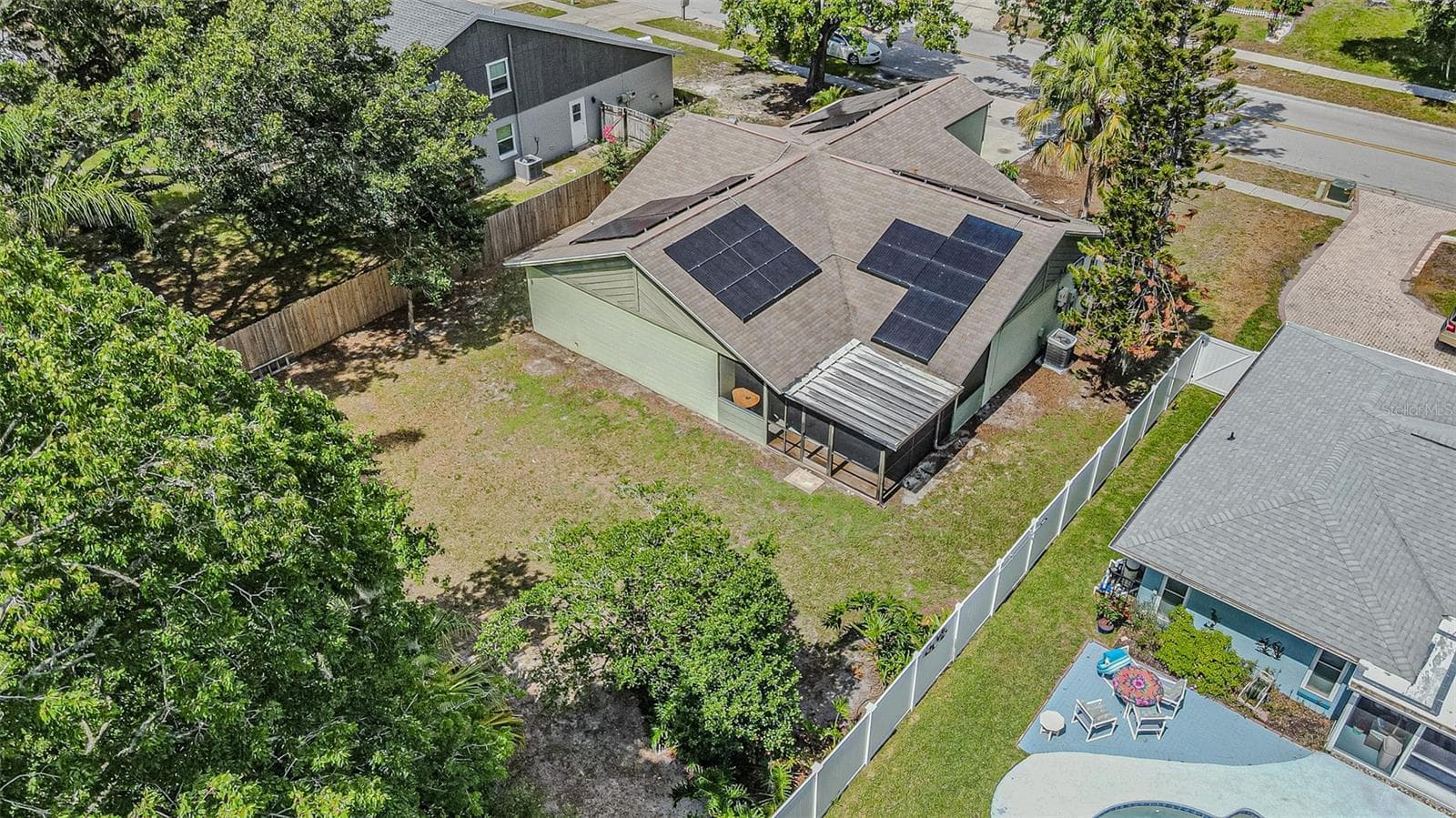 18425 SWAN LAKE DRIVE — photo 13 of 55