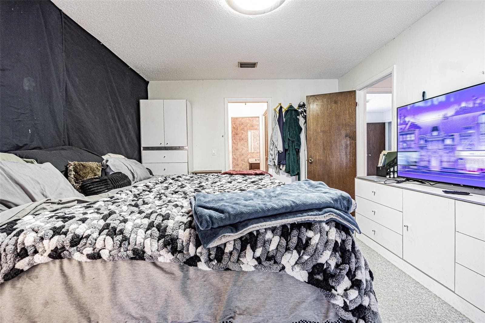 18425 SWAN LAKE DRIVE — photo 42 of 55