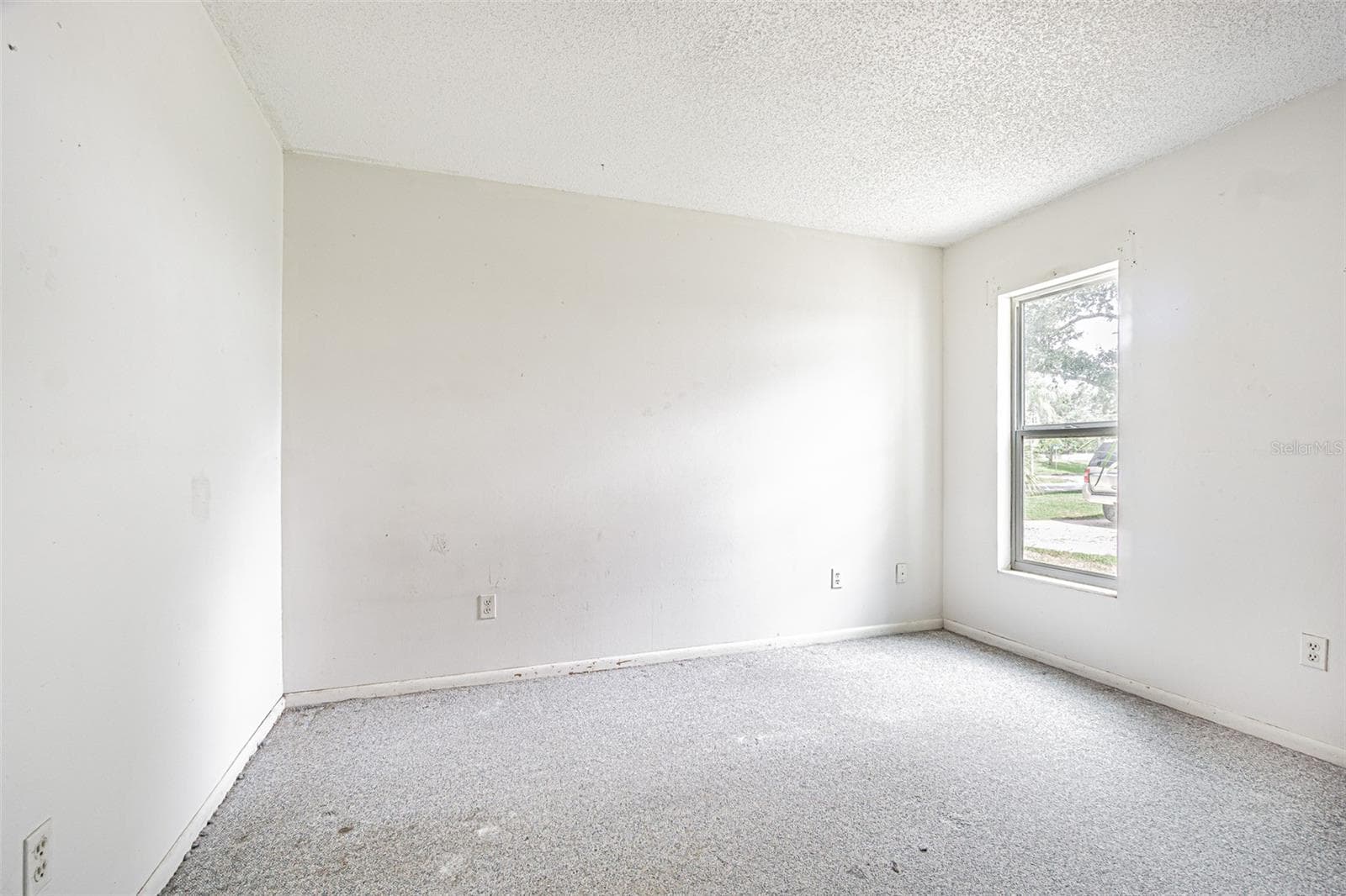 18425 SWAN LAKE DRIVE — photo 38 of 55