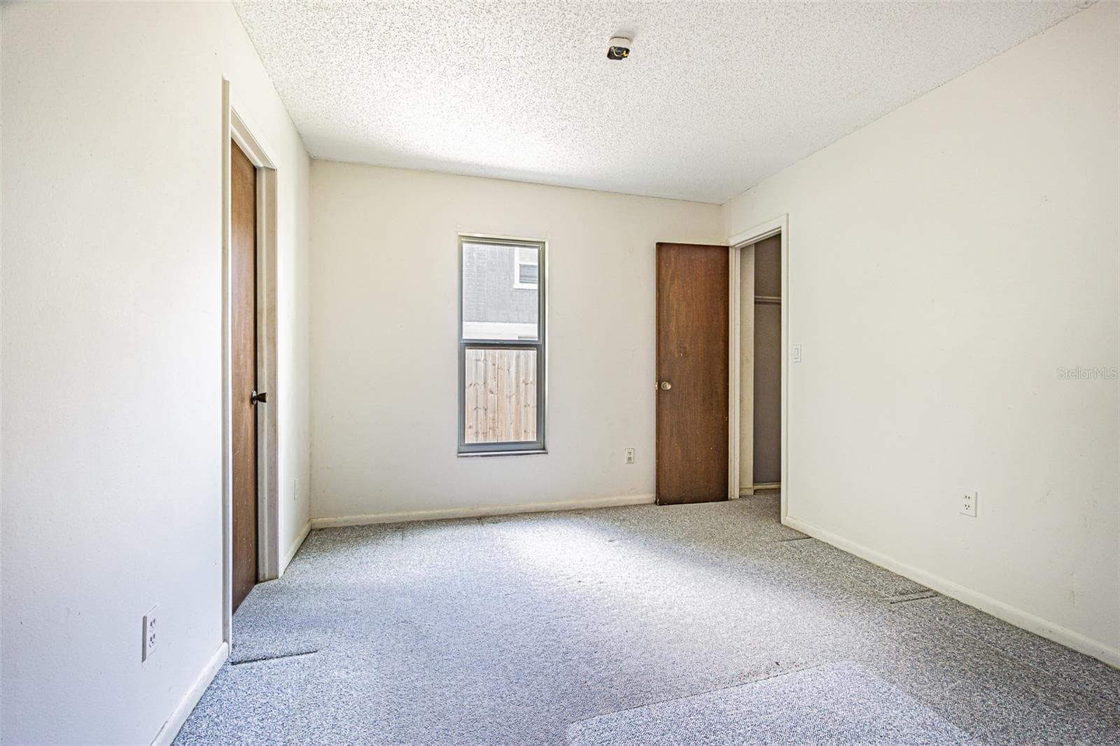 18425 SWAN LAKE DRIVE — photo 32 of 55