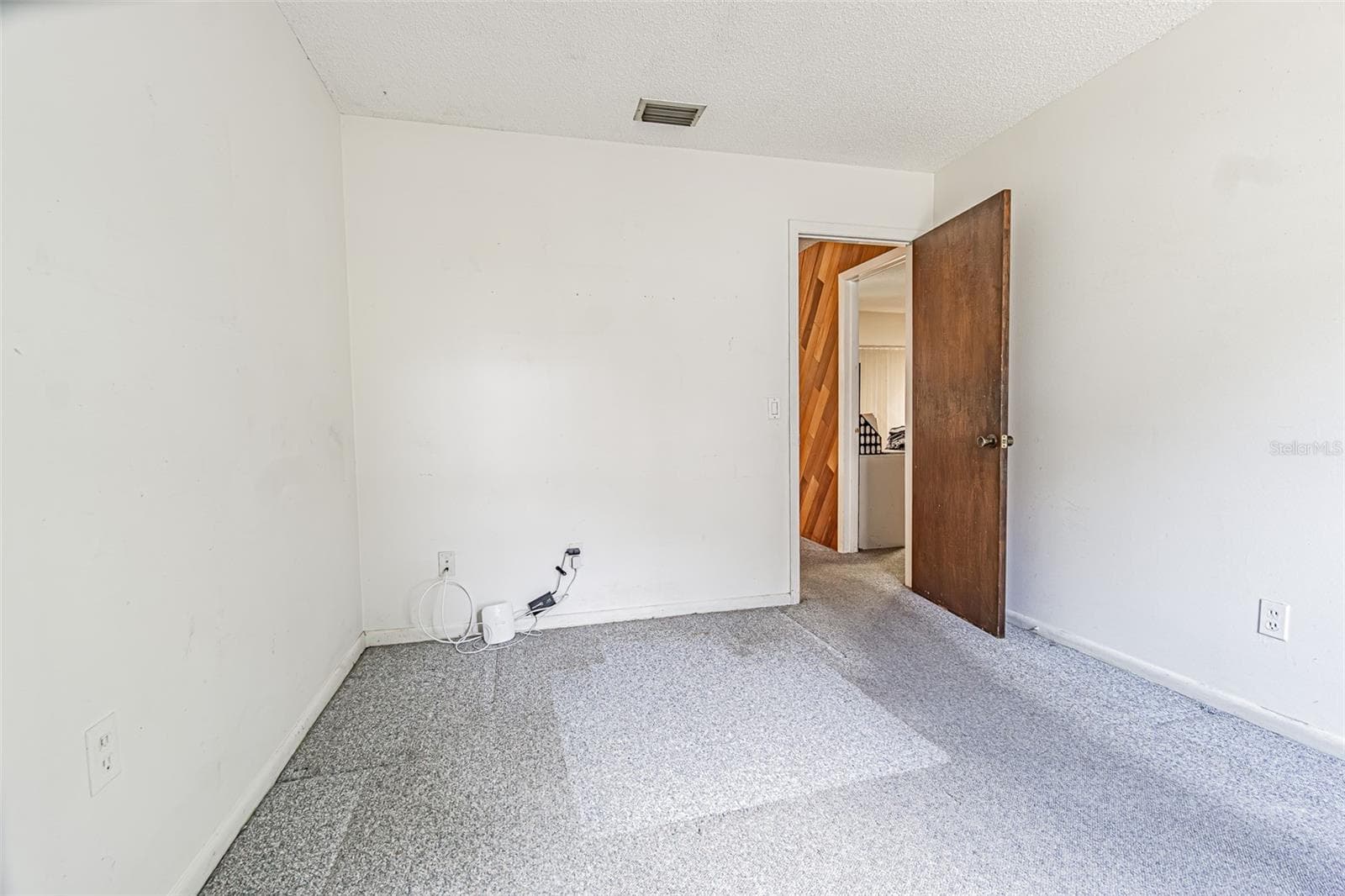 18425 SWAN LAKE DRIVE — photo 33 of 55
