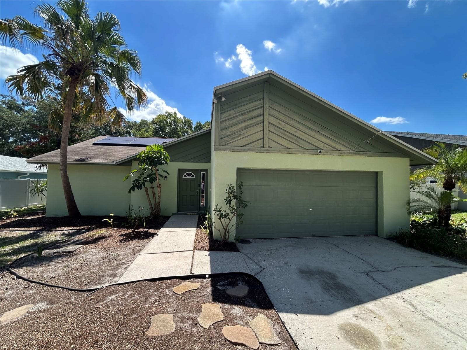 18425 SWAN LAKE DRIVE — photo 17 of 55