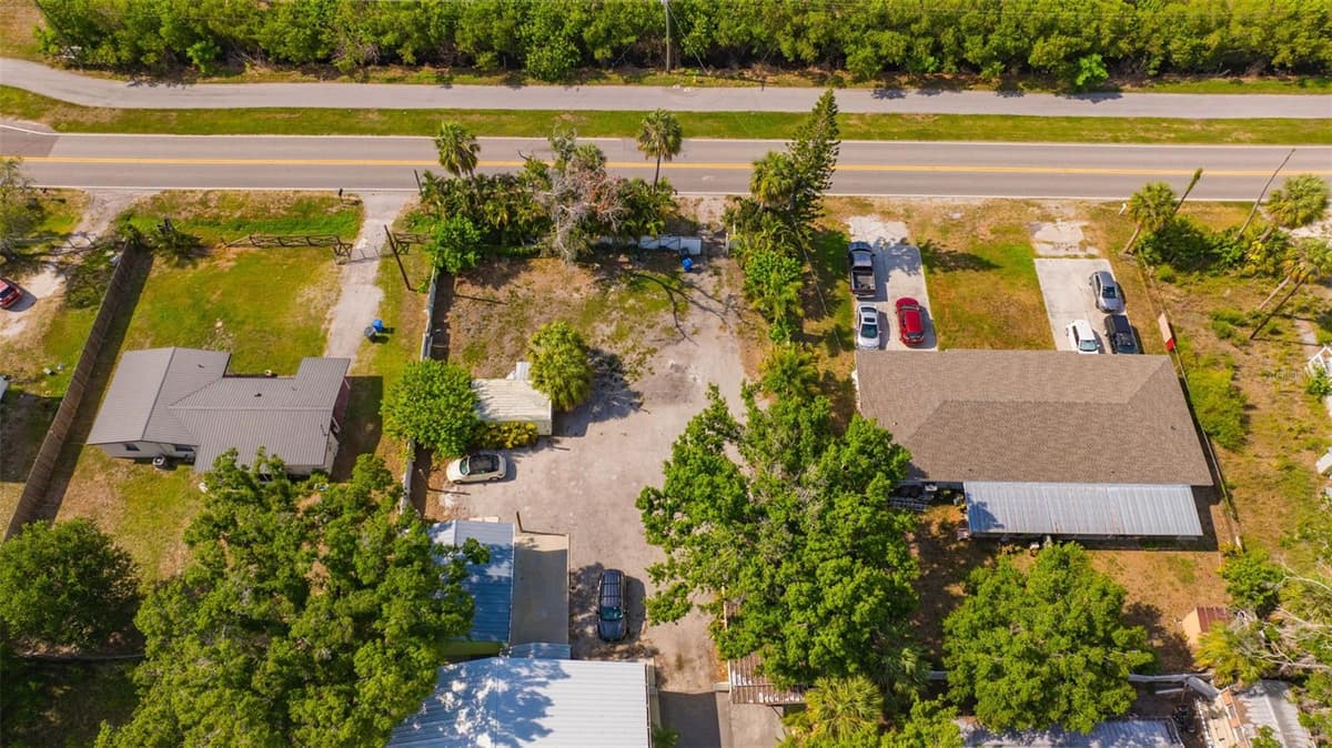 826 SHELL POINT STREET — photo 11 of 32