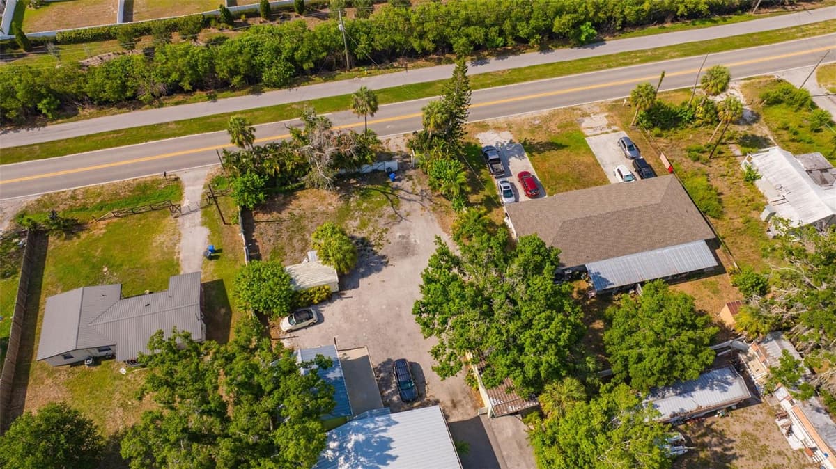 826 SHELL POINT STREET — photo 15 of 32