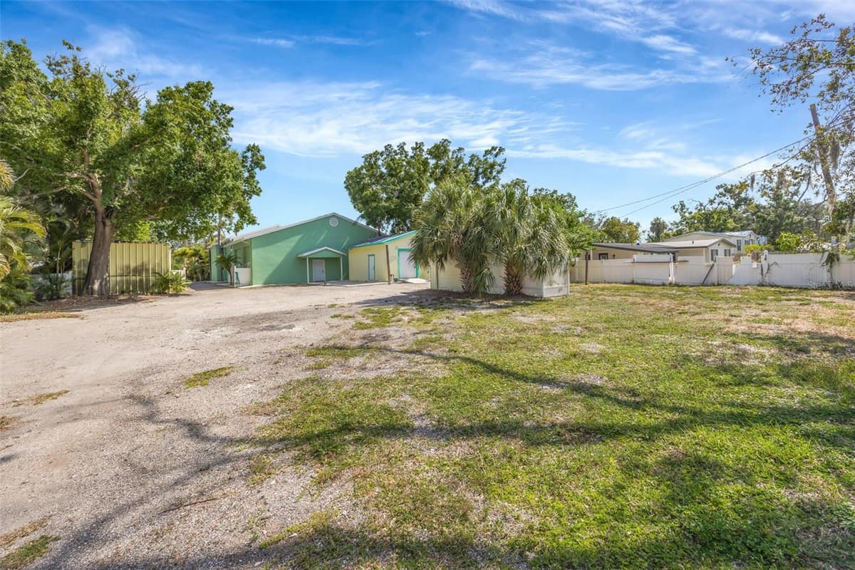 826 SHELL POINT STREET — photo 4 of 32
