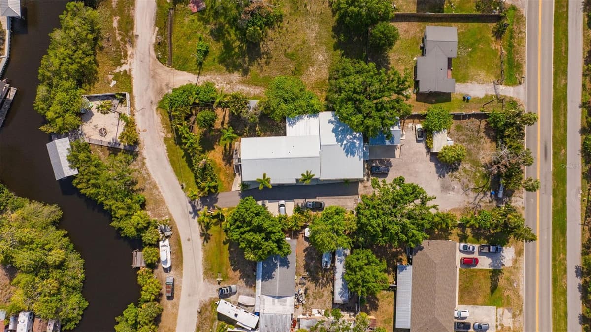 826 SHELL POINT STREET — photo 9 of 32