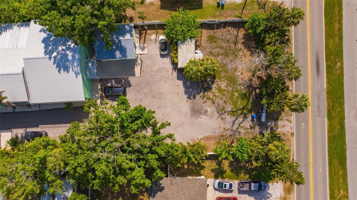 826 SHELL POINT STREET — photo 8 of 32