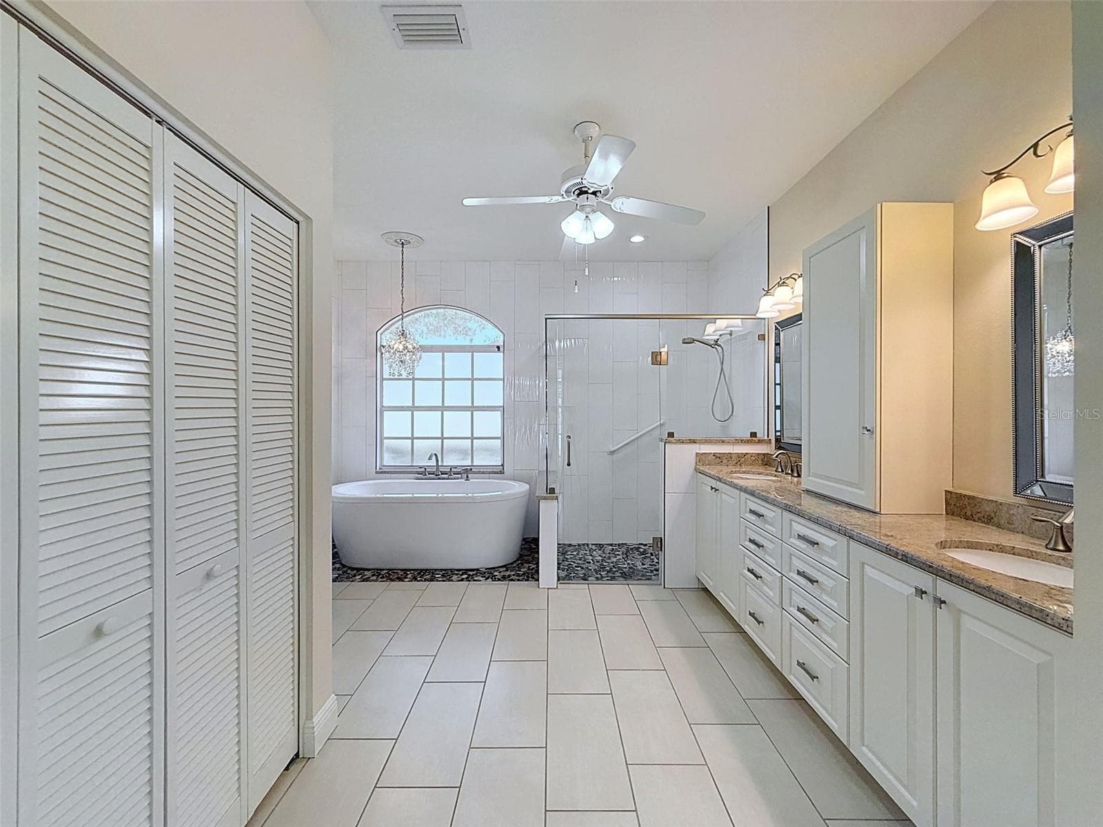 859 INVERRY DRIVE — photo 18 of 37