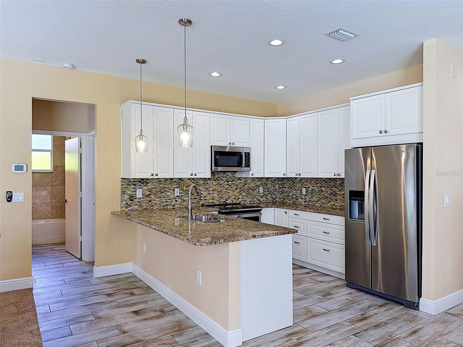 859 INVERRY DRIVE — photo 9 of 37