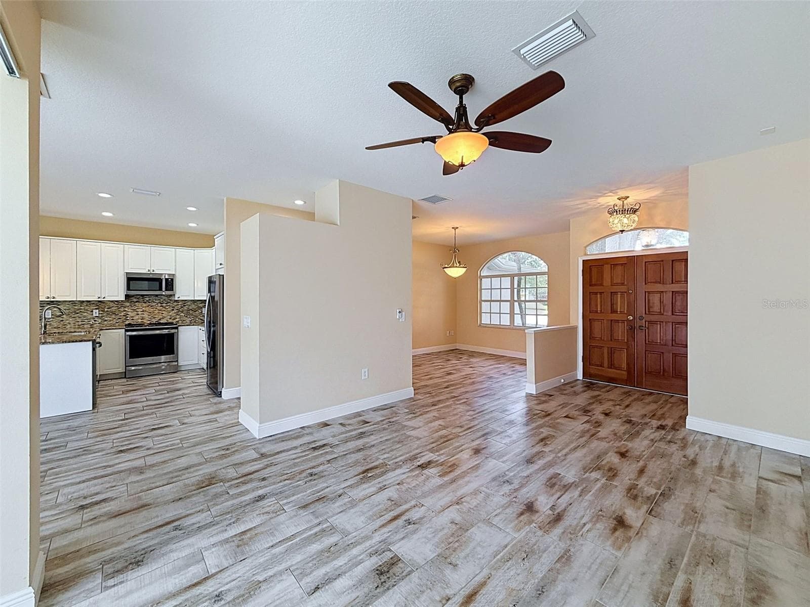 859 INVERRY DRIVE — photo 8 of 37