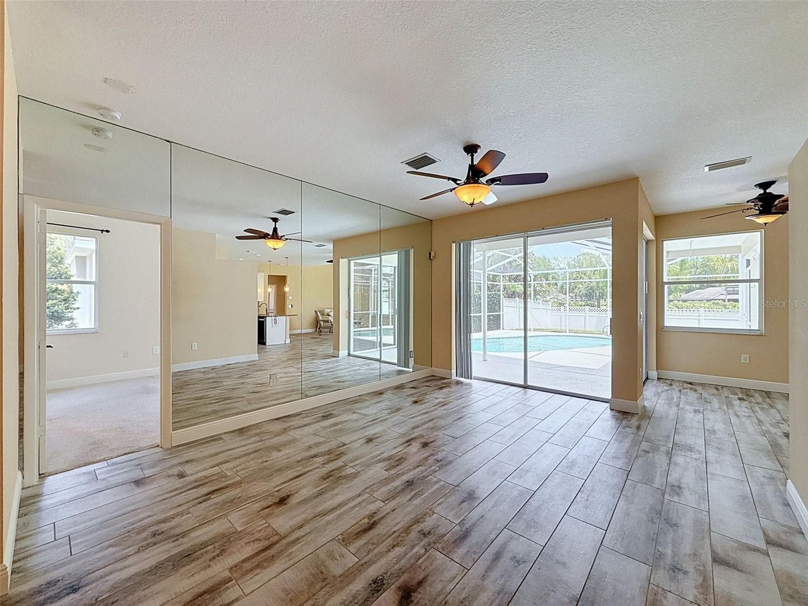 859 INVERRY DRIVE — photo 7 of 37