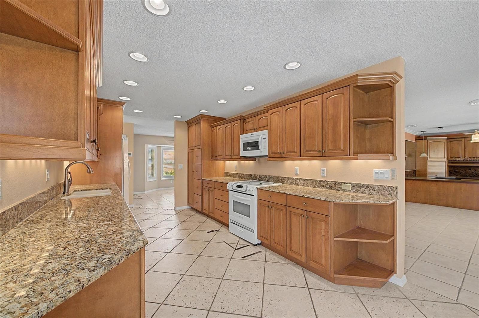 1242 DEL WEBB BOULEVARD — photo 8 of 43