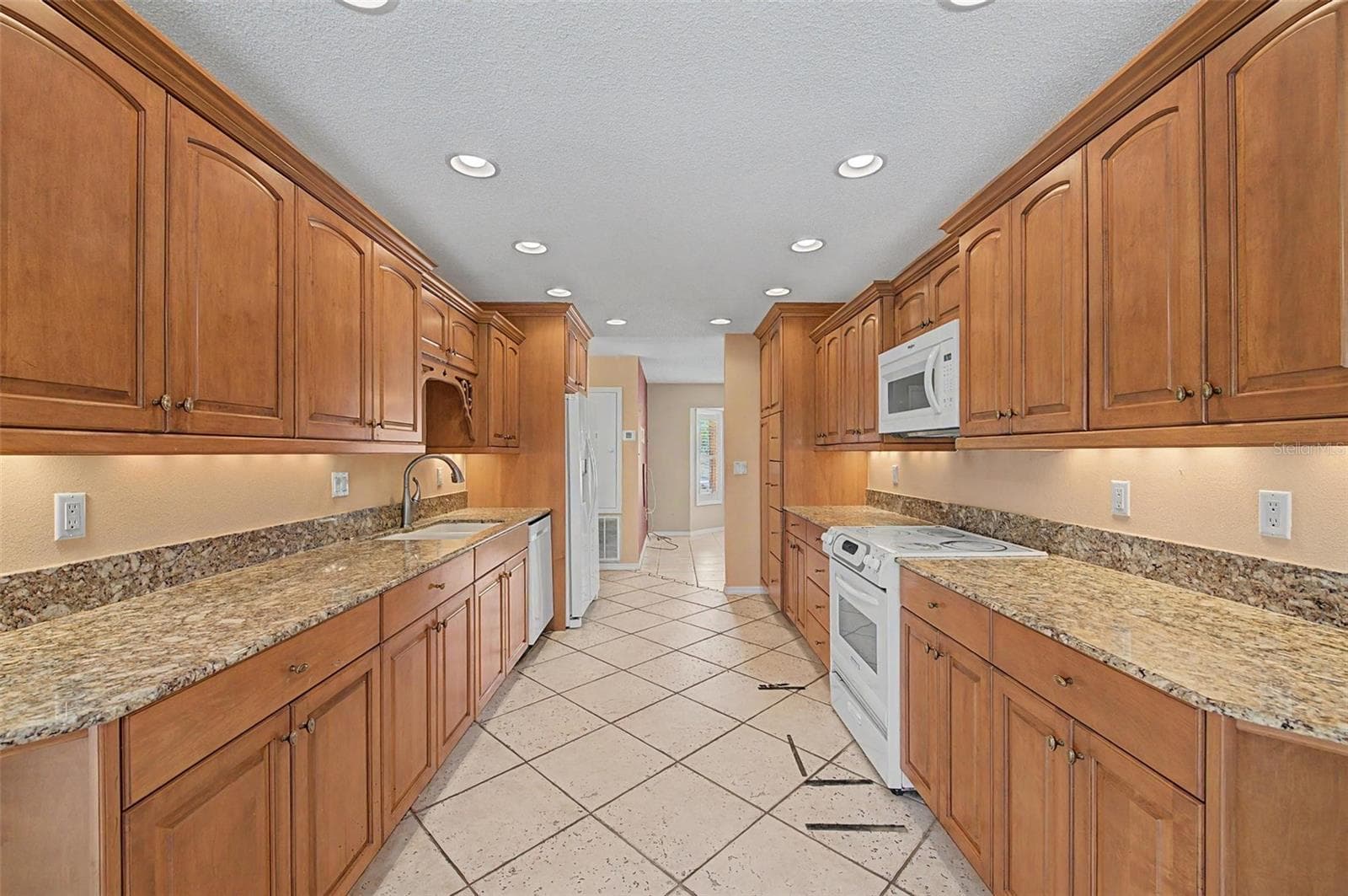 1242 DEL WEBB BOULEVARD — photo 9 of 43