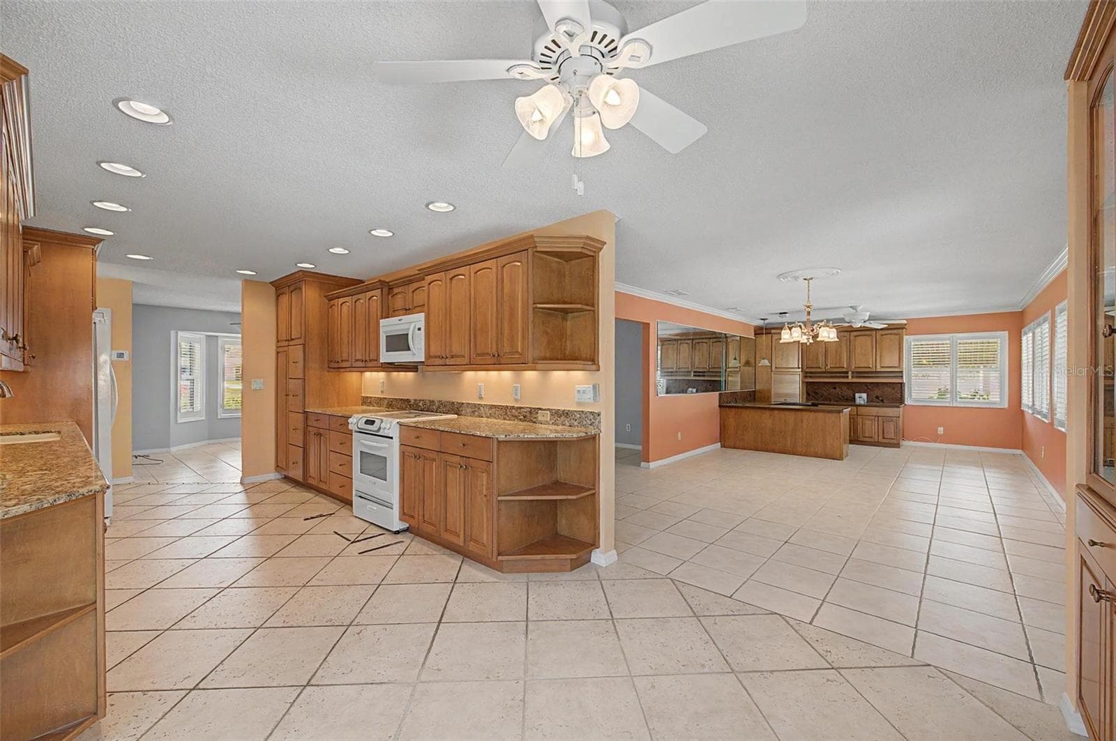1242 DEL WEBB BOULEVARD — photo 13 of 43