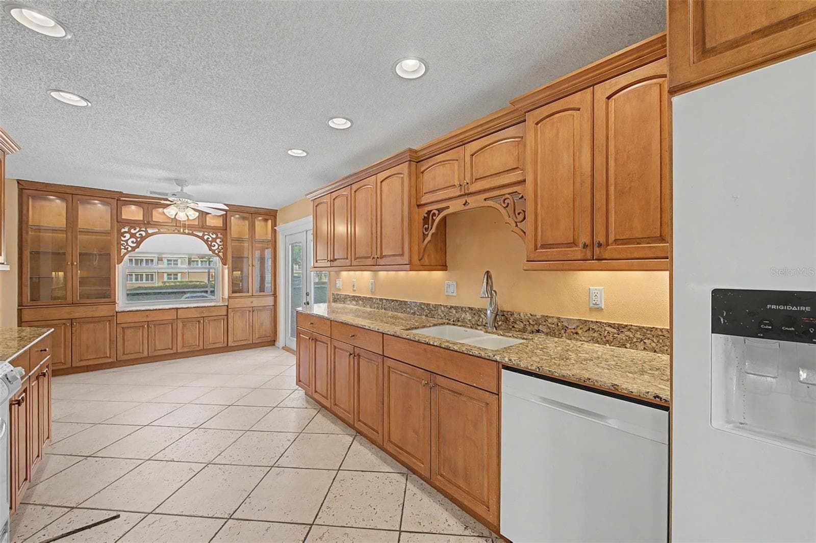 1242 DEL WEBB BOULEVARD — photo 12 of 43