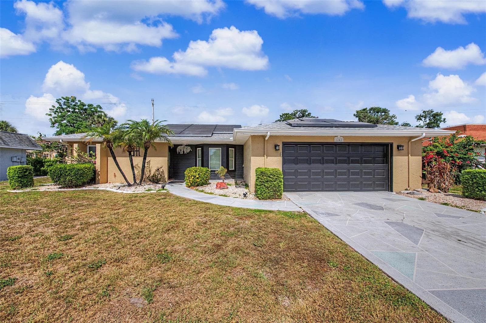1242 DEL WEBB BOULEVARD — photo 2 of 43