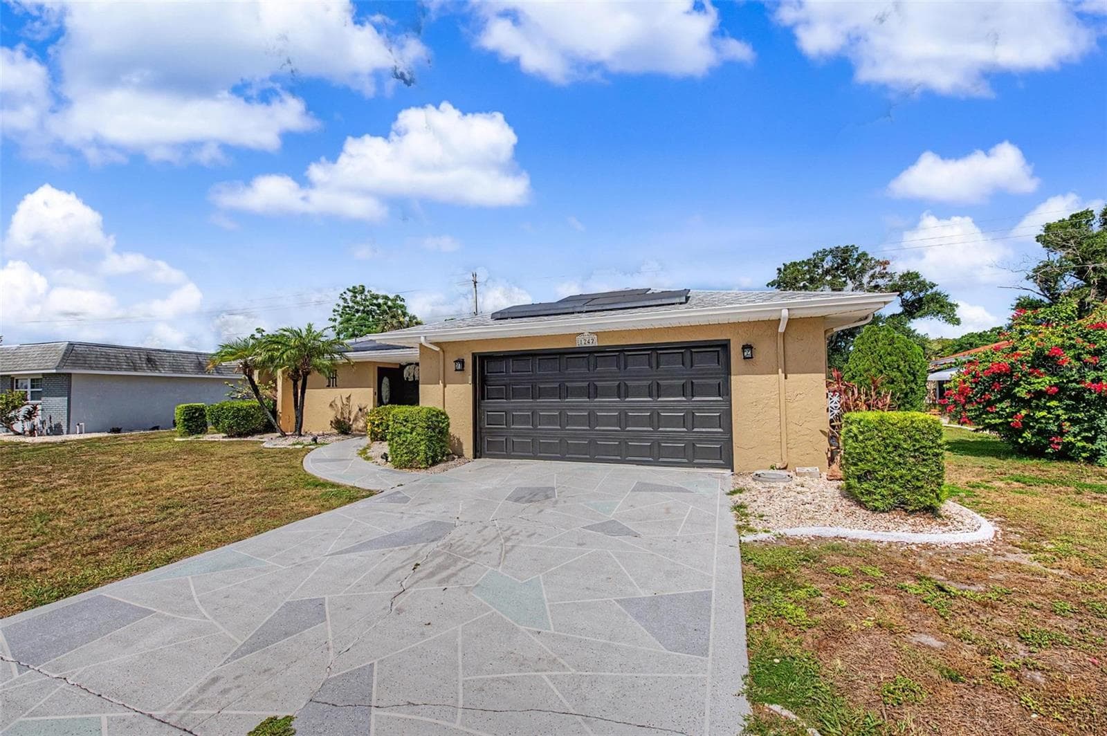 1242 DEL WEBB BOULEVARD — photo 3 of 43