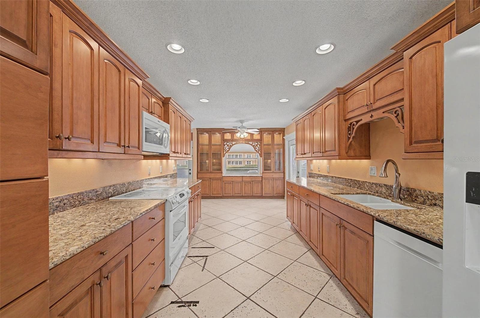 1242 DEL WEBB BOULEVARD — photo 11 of 43