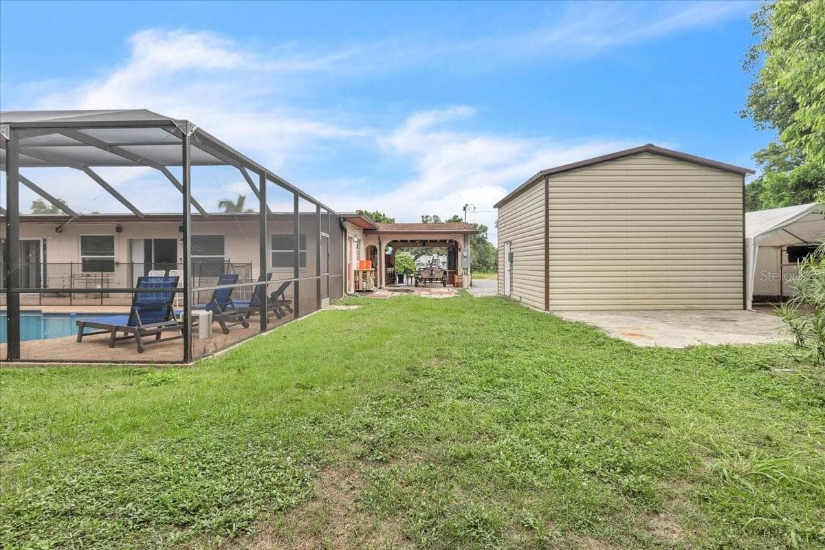 1655 DANIELS DRIVE — photo 37 of 53