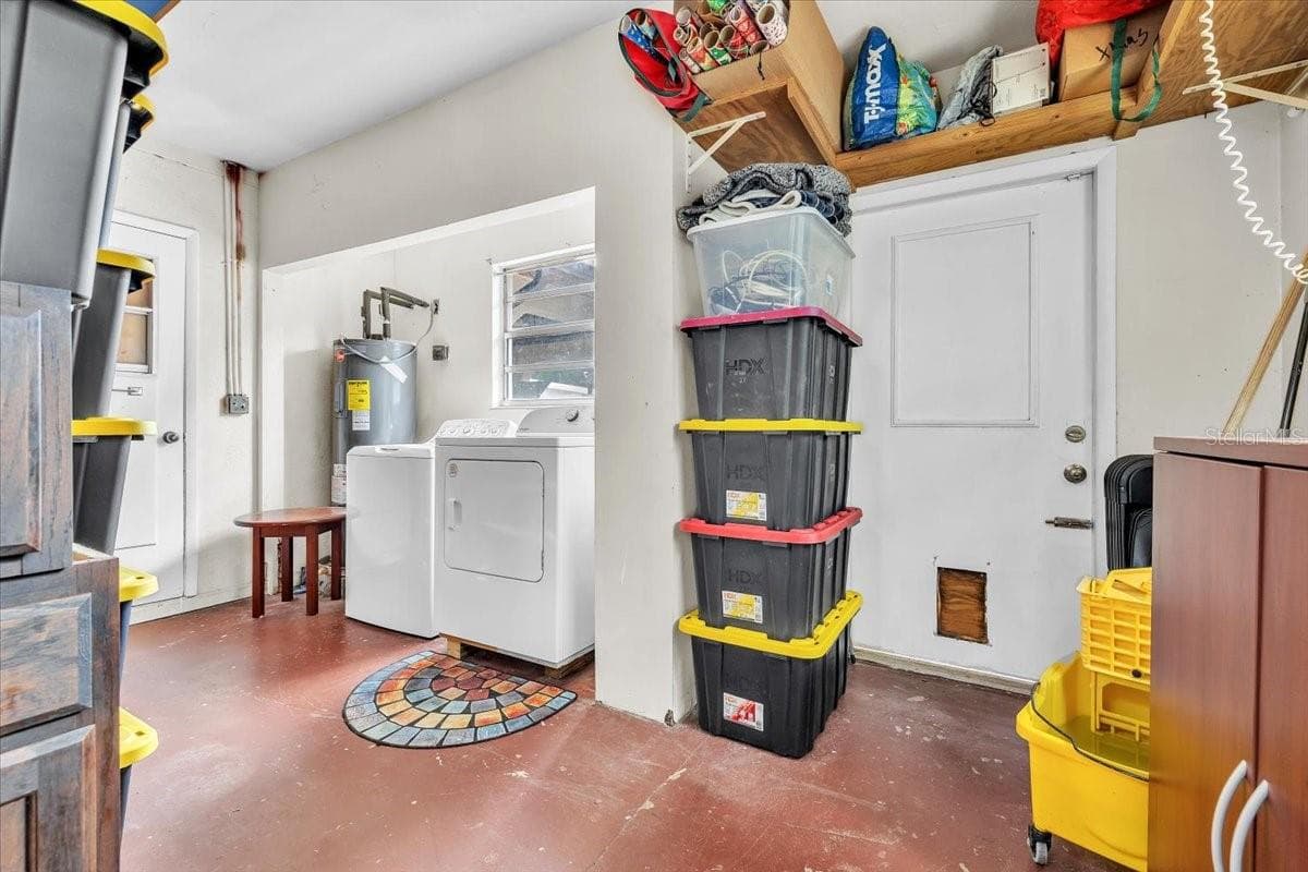 1655 DANIELS DRIVE — photo 33 of 53