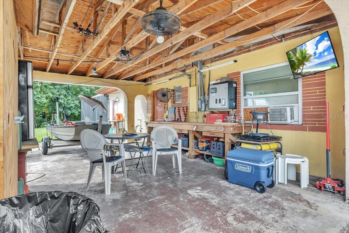 1655 DANIELS DRIVE — photo 42 of 53
