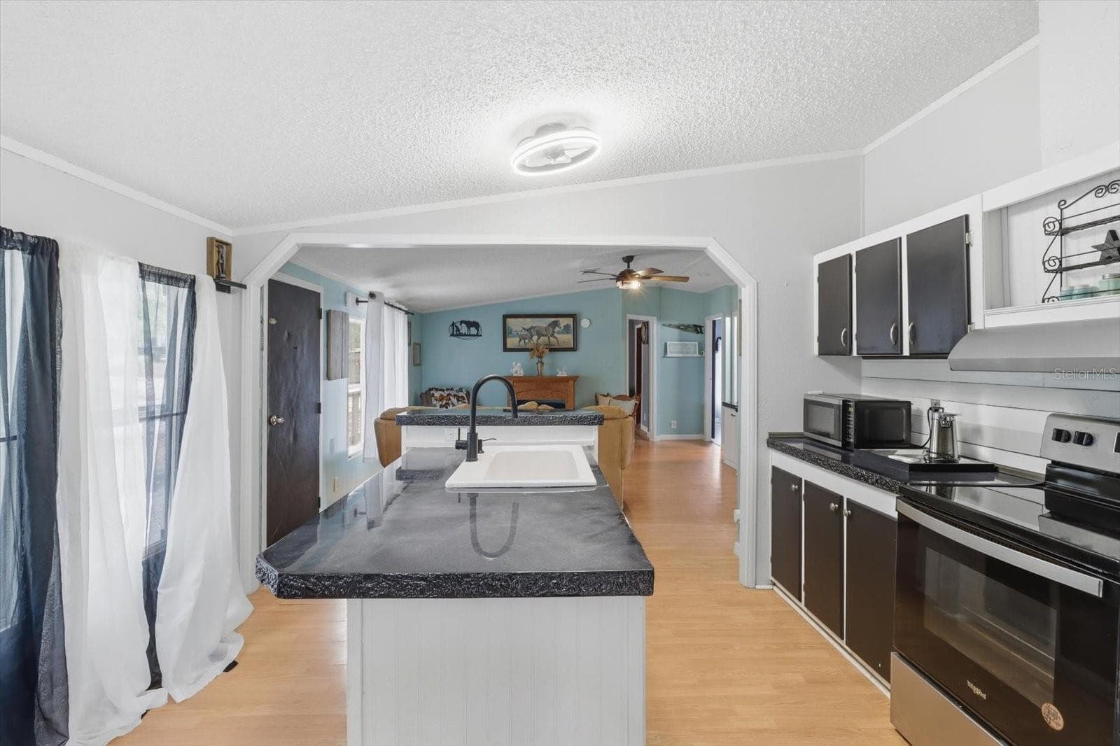 10253 ARABIAN AVENUE — photo 15 of 47