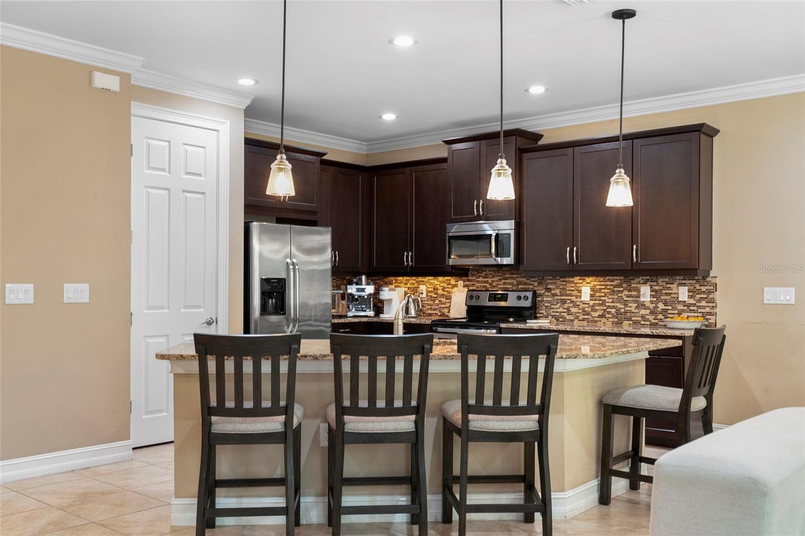 1015 BLUFFWOOD DRIVE — photo 12 of 44
