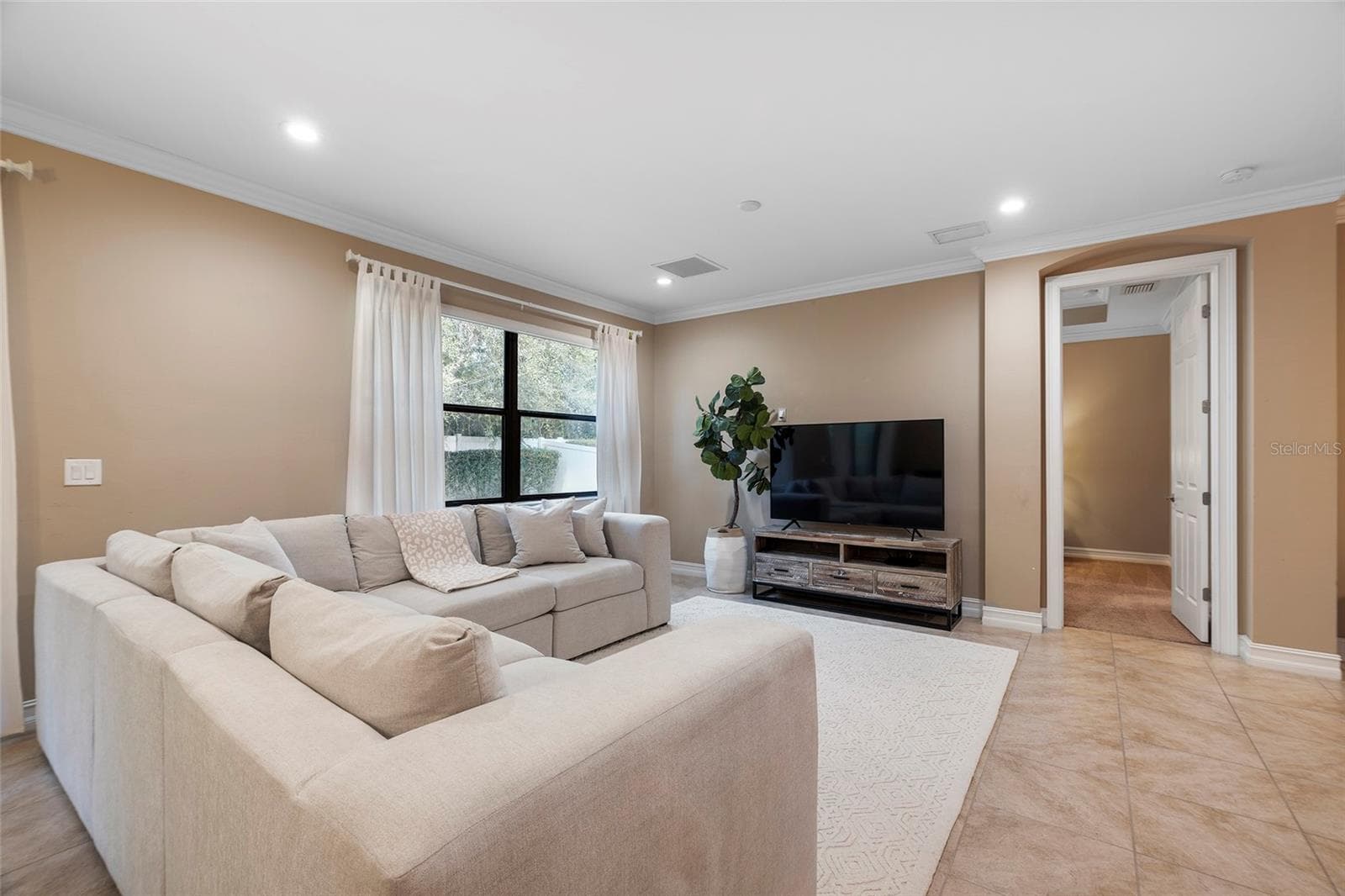 1015 BLUFFWOOD DRIVE — photo 7 of 44