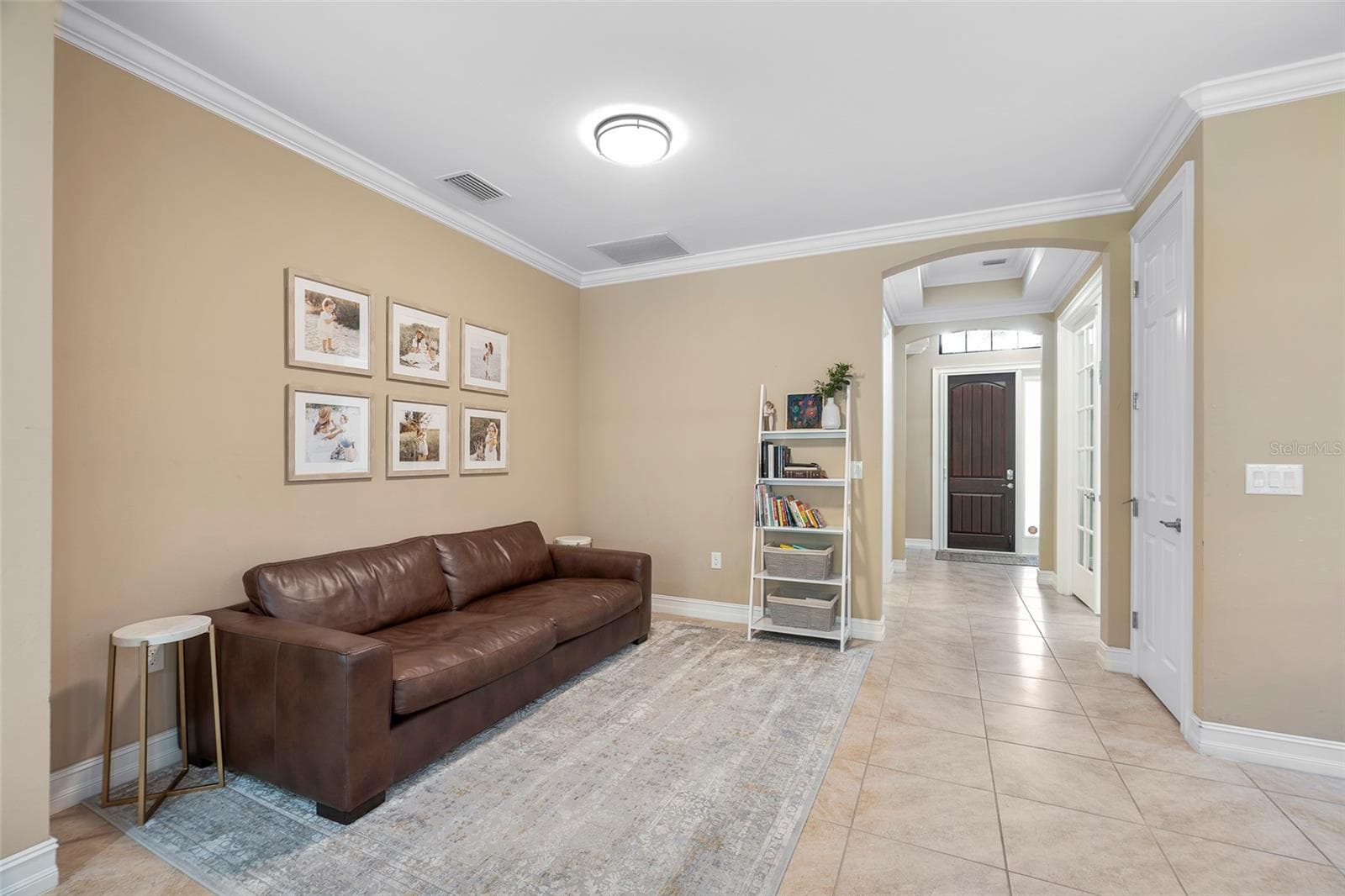 1015 BLUFFWOOD DRIVE — photo 5 of 44