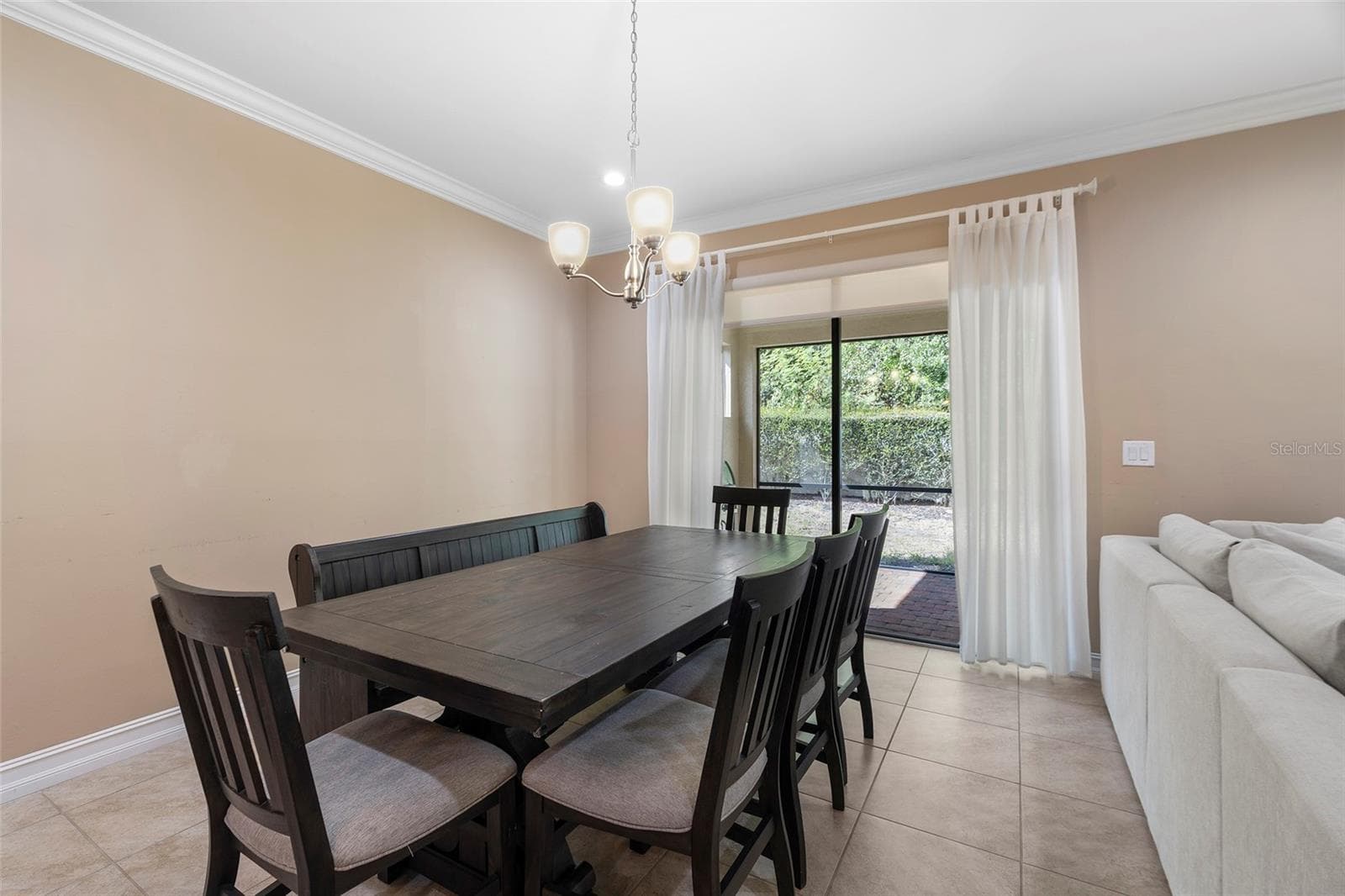 1015 BLUFFWOOD DRIVE — photo 9 of 44
