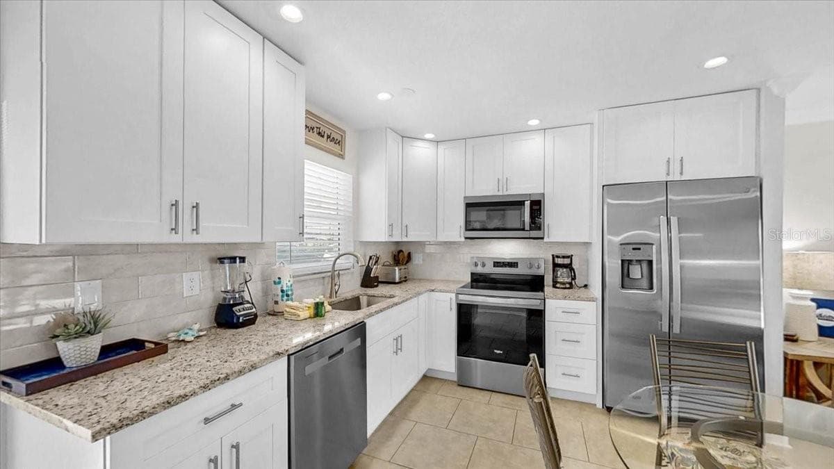 5830 MIDNIGHT PASS ROAD — photo 7 of 46