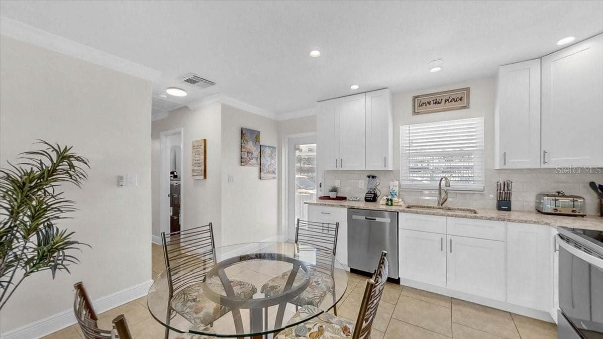 5830 MIDNIGHT PASS ROAD — photo 9 of 46