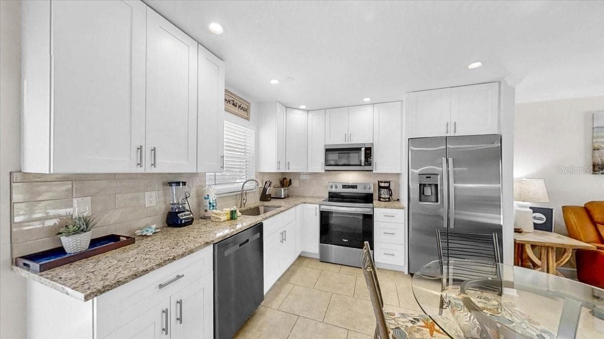 5830 MIDNIGHT PASS ROAD — photo 11 of 46